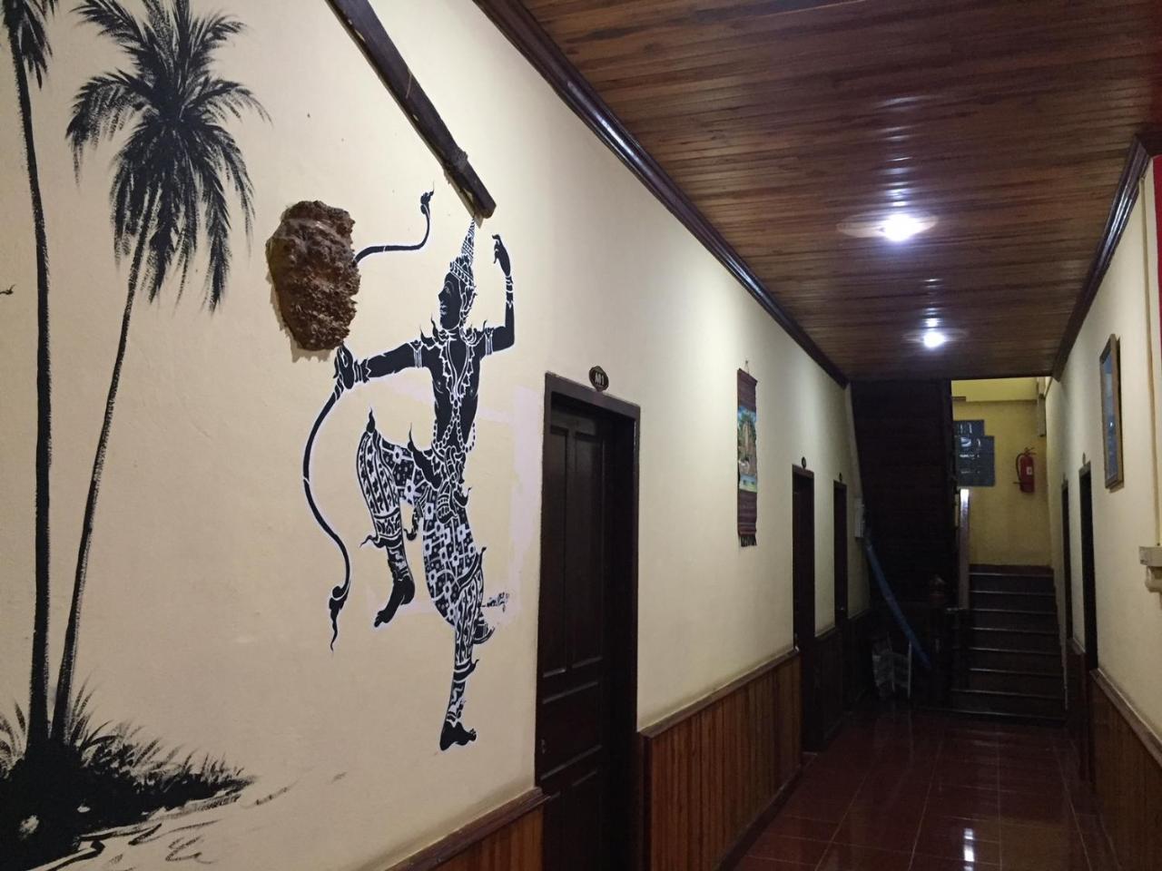 Mao Phasok Riverside Guesthouse لوانغ برابانغ المظهر الخارجي الصورة