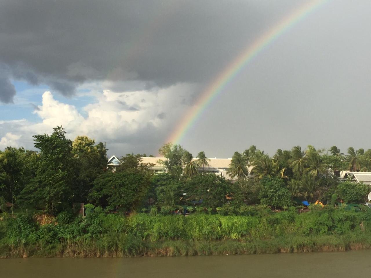 Mao Phasok Riverside Guesthouse لوانغ برابانغ المظهر الخارجي الصورة