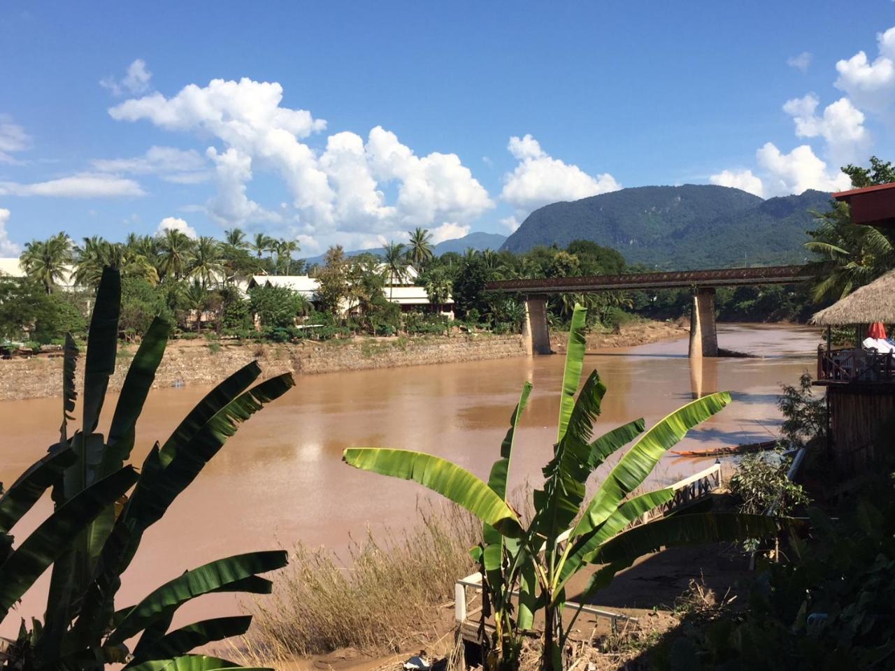 Mao Phasok Riverside Guesthouse لوانغ برابانغ المظهر الخارجي الصورة