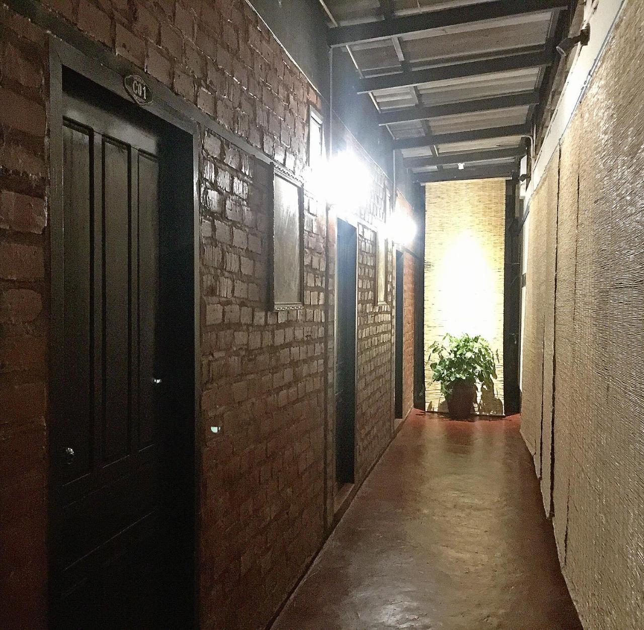 Mao Phasok Riverside Guesthouse لوانغ برابانغ المظهر الخارجي الصورة