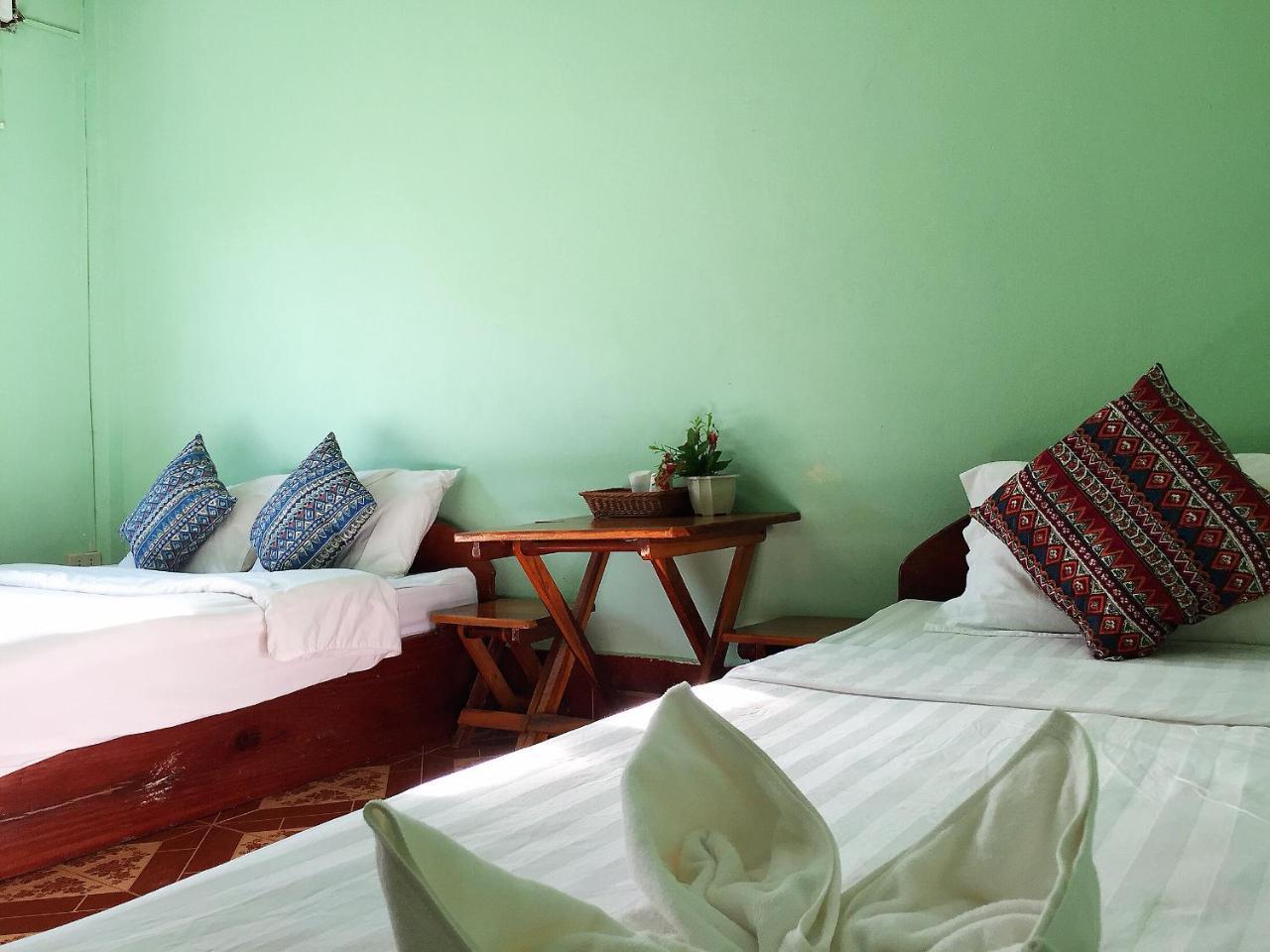 Mao Phasok Riverside Guesthouse لوانغ برابانغ المظهر الخارجي الصورة