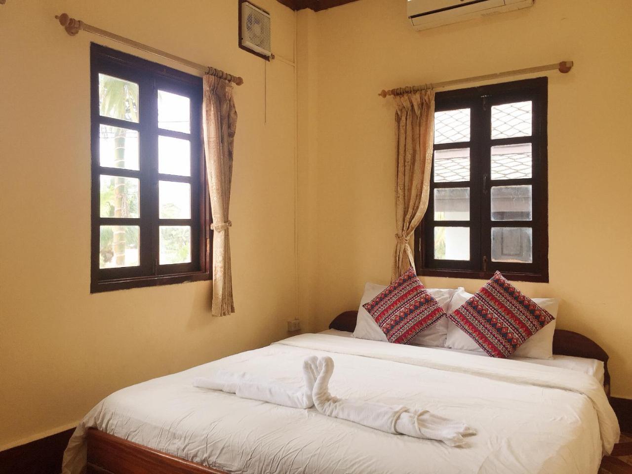 Mao Phasok Riverside Guesthouse لوانغ برابانغ المظهر الخارجي الصورة