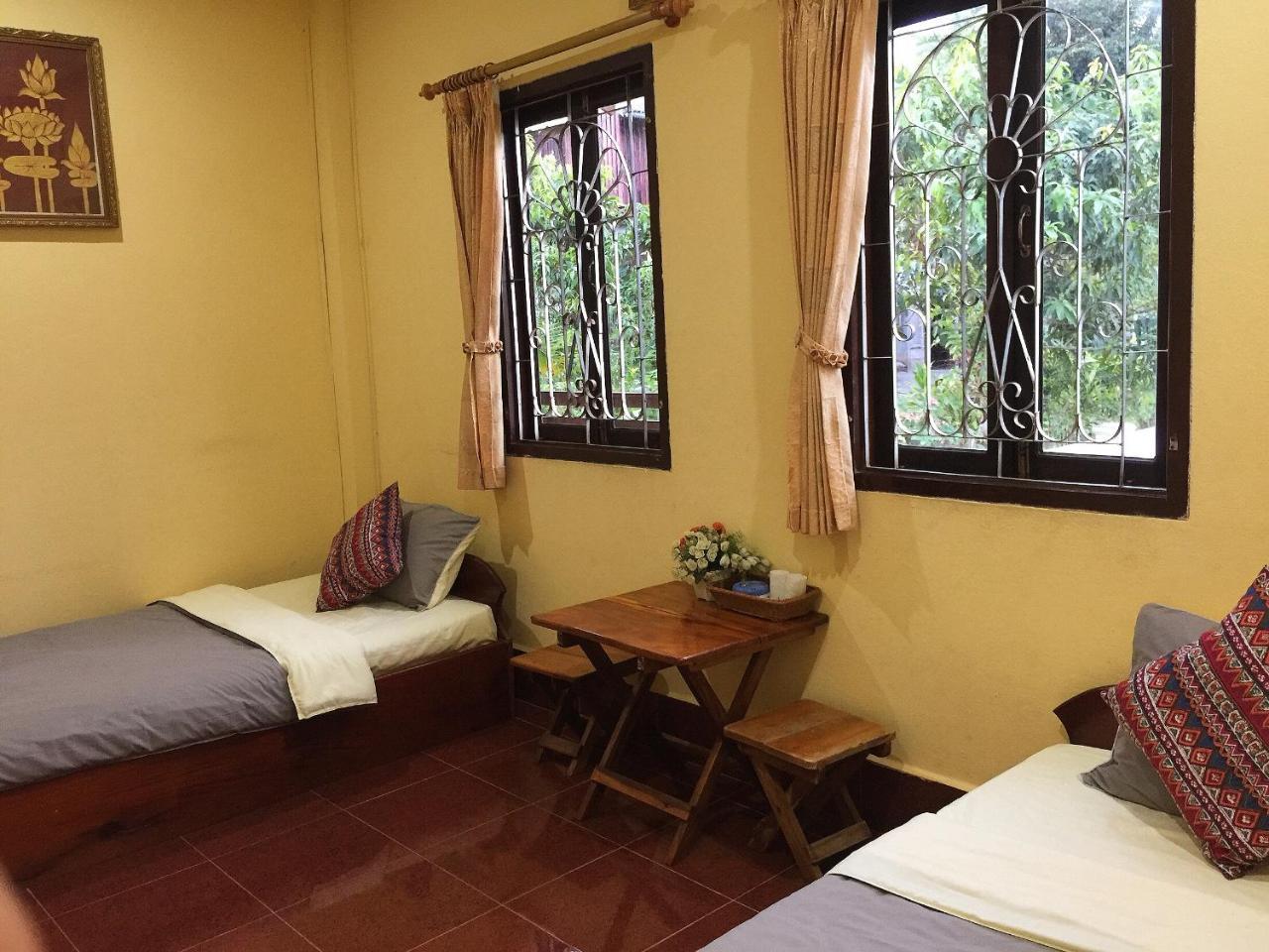 Mao Phasok Riverside Guesthouse لوانغ برابانغ المظهر الخارجي الصورة
