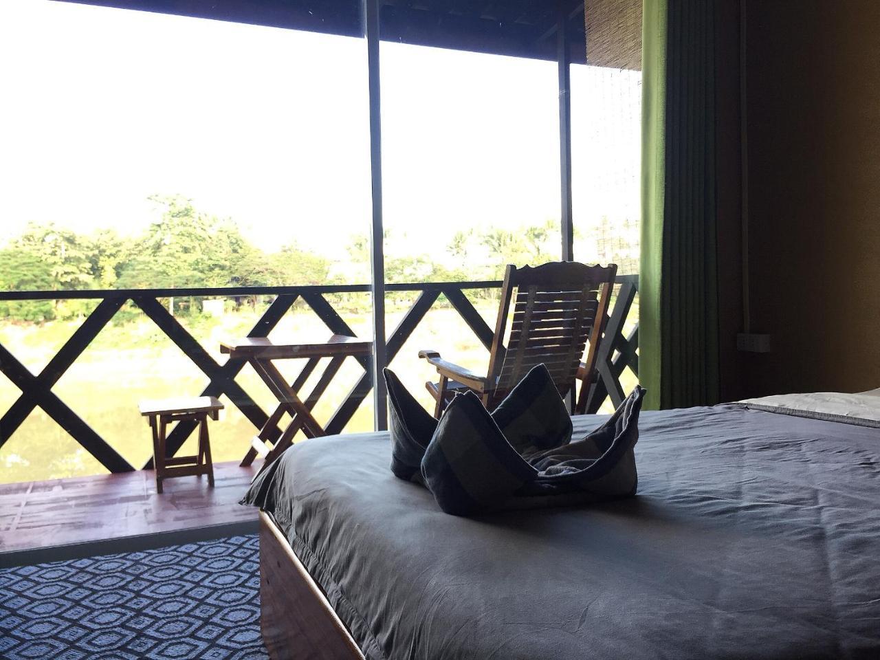 Mao Phasok Riverside Guesthouse لوانغ برابانغ المظهر الخارجي الصورة