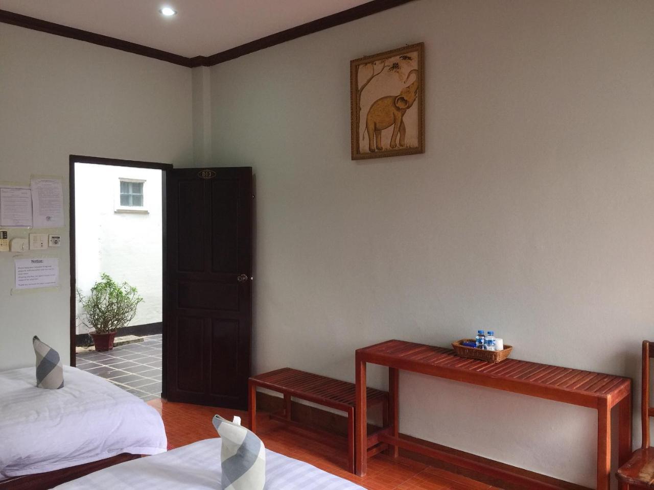 Mao Phasok Riverside Guesthouse لوانغ برابانغ المظهر الخارجي الصورة