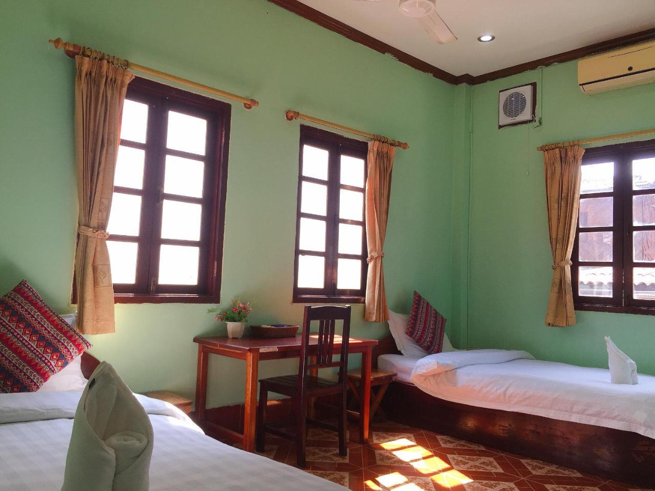 Mao Phasok Riverside Guesthouse لوانغ برابانغ المظهر الخارجي الصورة
