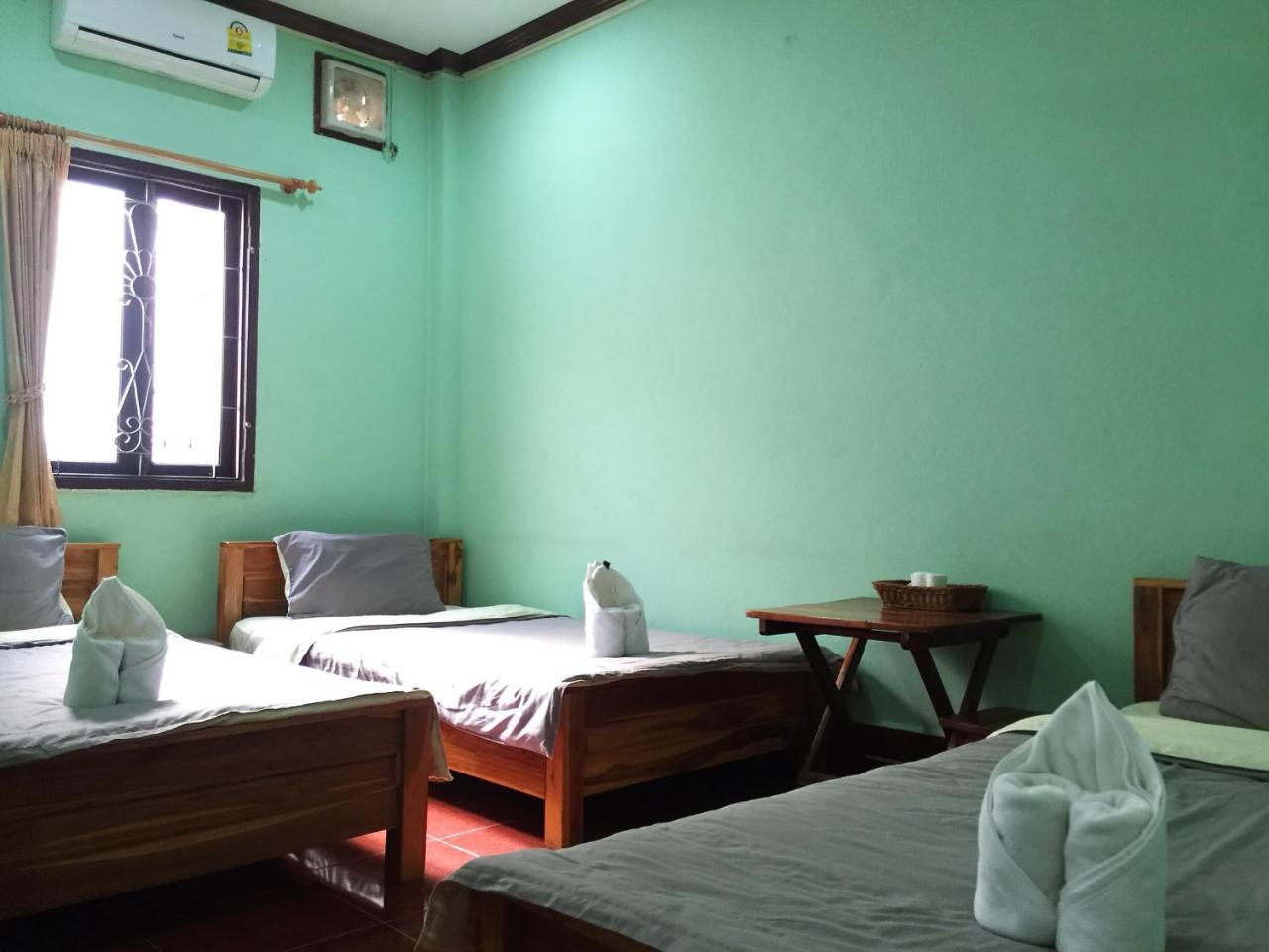 Mao Phasok Riverside Guesthouse لوانغ برابانغ المظهر الخارجي الصورة
