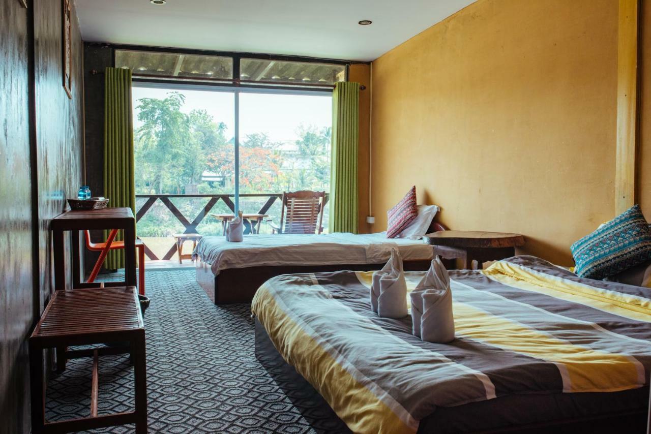 Mao Phasok Riverside Guesthouse لوانغ برابانغ المظهر الخارجي الصورة