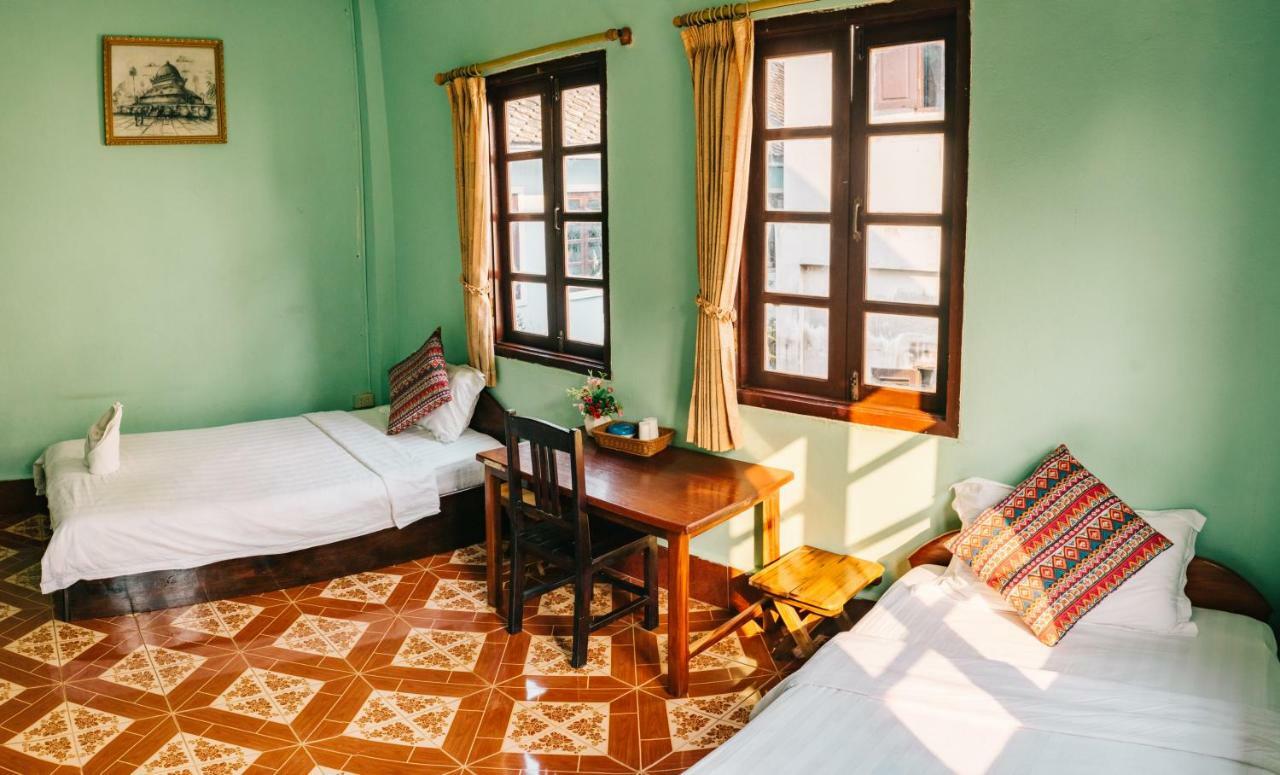 Mao Phasok Riverside Guesthouse لوانغ برابانغ المظهر الخارجي الصورة