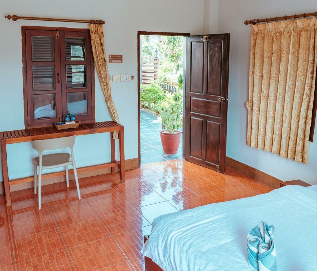 Mao Phasok Riverside Guesthouse لوانغ برابانغ المظهر الخارجي الصورة