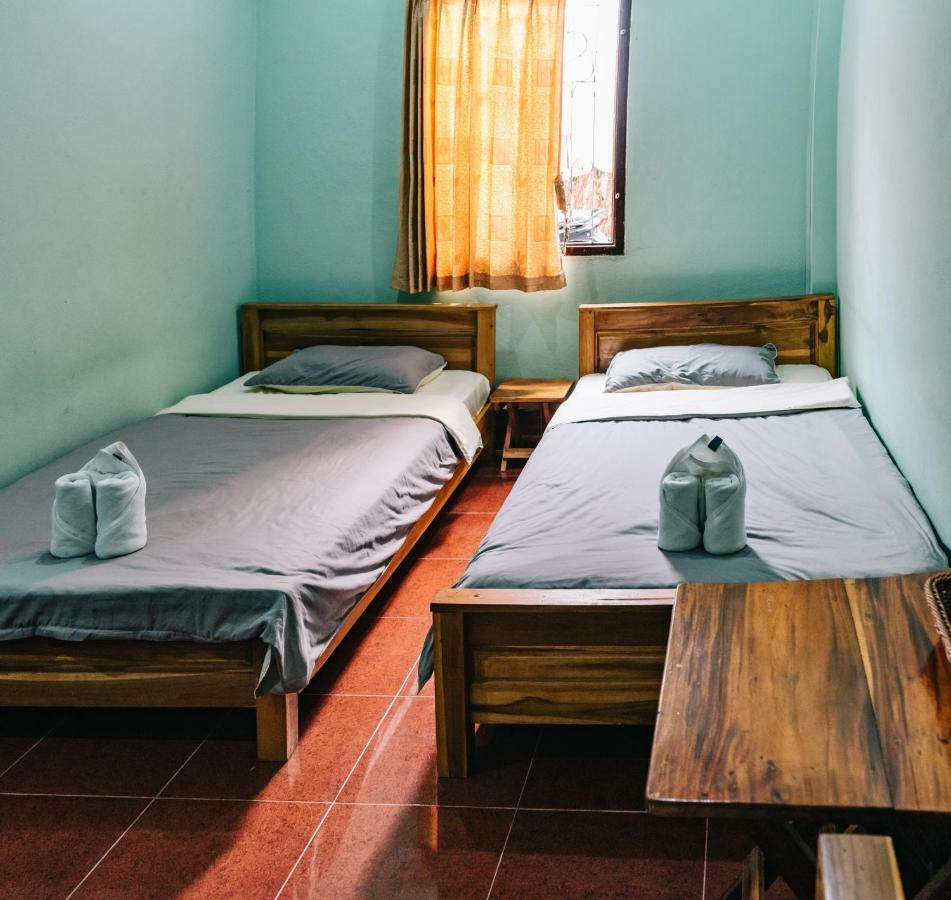 Mao Phasok Riverside Guesthouse لوانغ برابانغ المظهر الخارجي الصورة