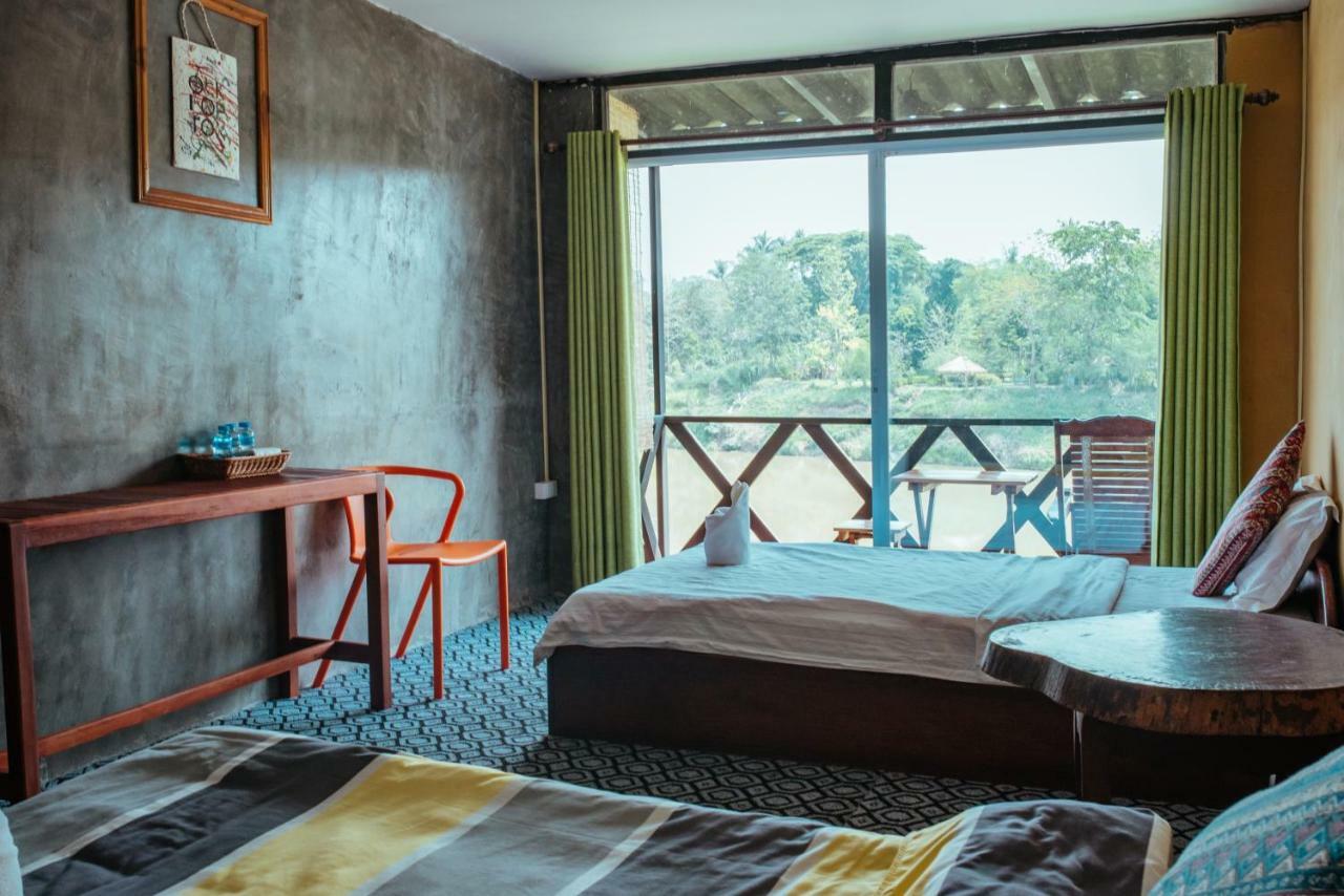 Mao Phasok Riverside Guesthouse لوانغ برابانغ المظهر الخارجي الصورة