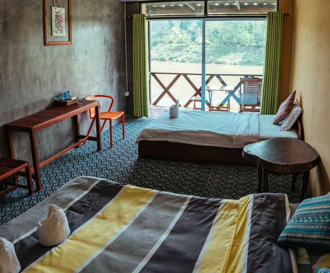 Mao Phasok Riverside Guesthouse لوانغ برابانغ المظهر الخارجي الصورة