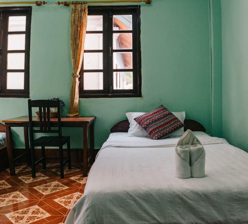 Mao Phasok Riverside Guesthouse لوانغ برابانغ المظهر الخارجي الصورة