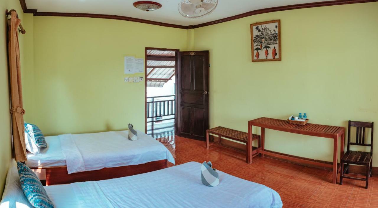 Mao Phasok Riverside Guesthouse لوانغ برابانغ المظهر الخارجي الصورة