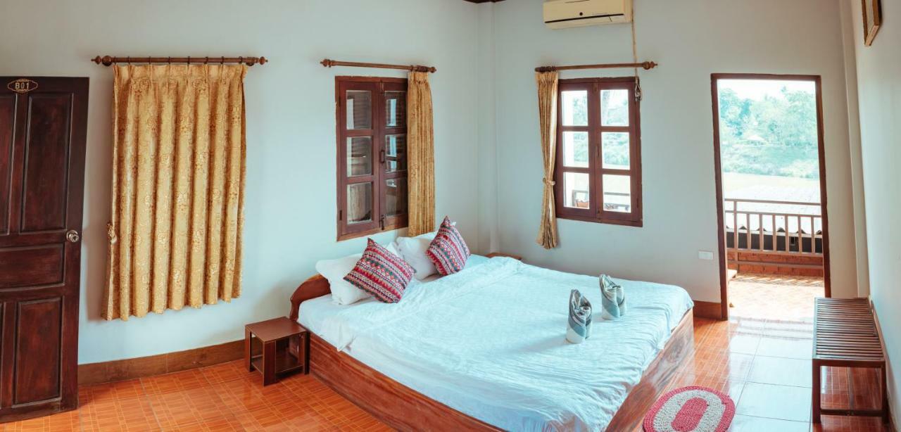 Mao Phasok Riverside Guesthouse لوانغ برابانغ المظهر الخارجي الصورة